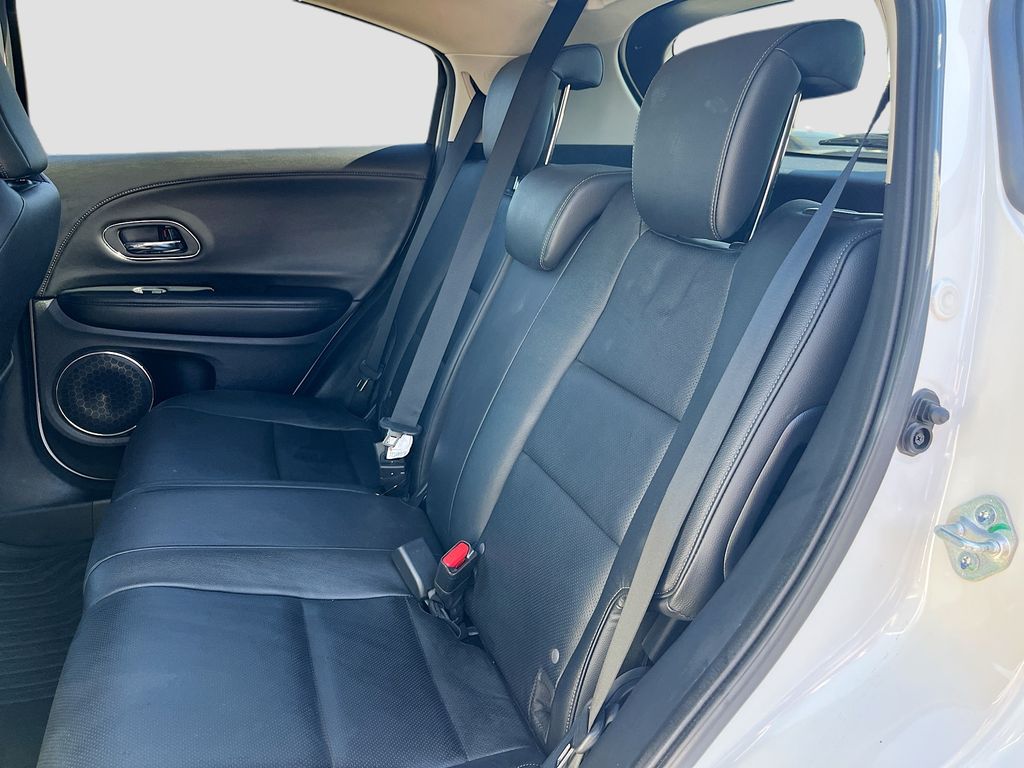Used 2022 White Honda EX-L image 24
