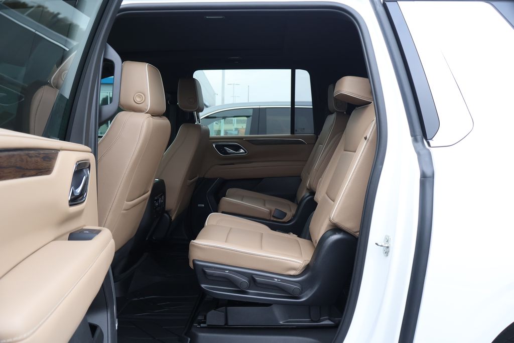 Thumbnail: 2023 Chevrolet Suburban - 32