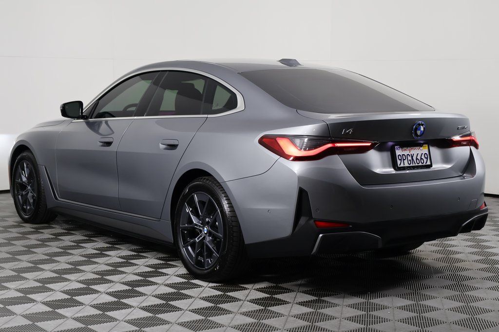 Thumbnail: 2025 BMW i4 - 6