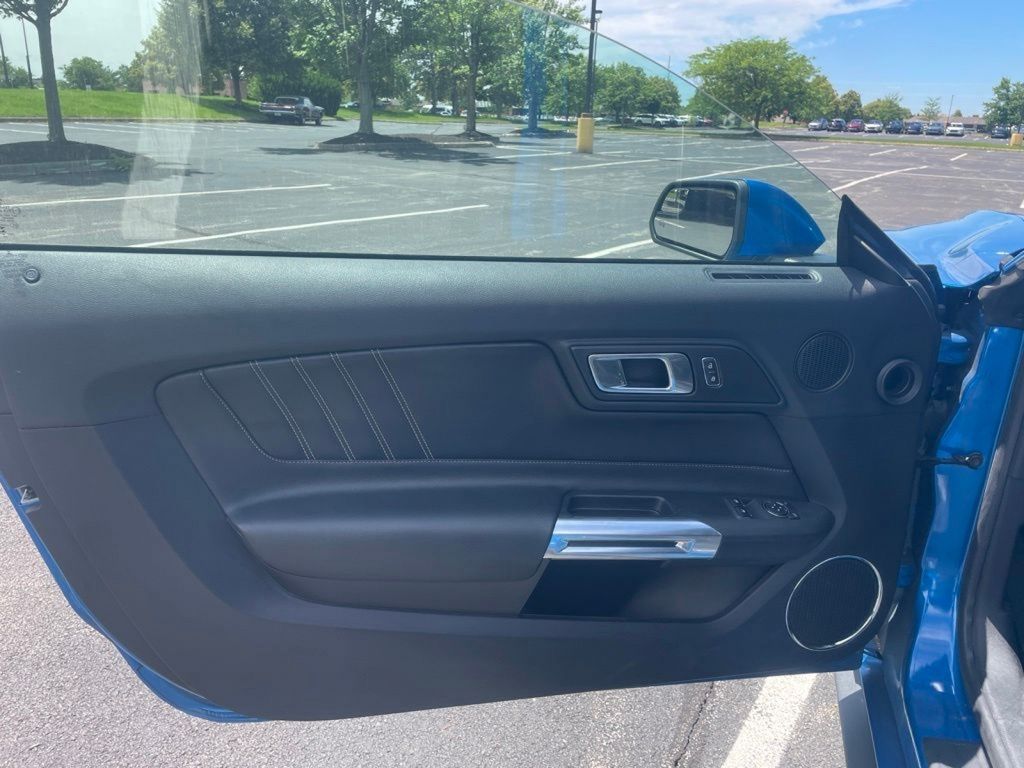 Used 2019 Blue Ford GT Premium image 18