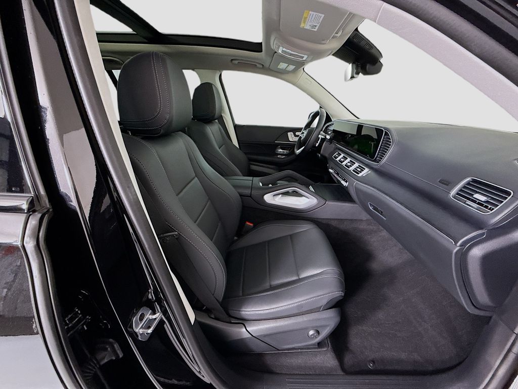 Thumbnail: 2026 Mercedes-Benz GLS - 21