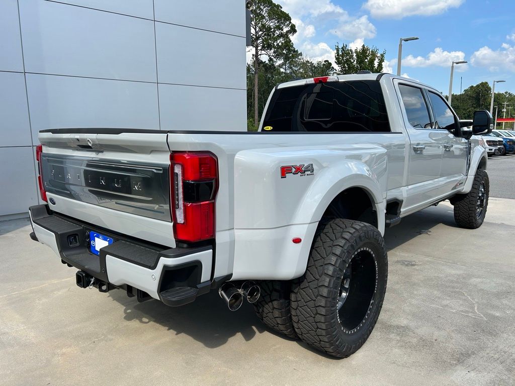 2025 Ford F-450 Super Duty Platinum