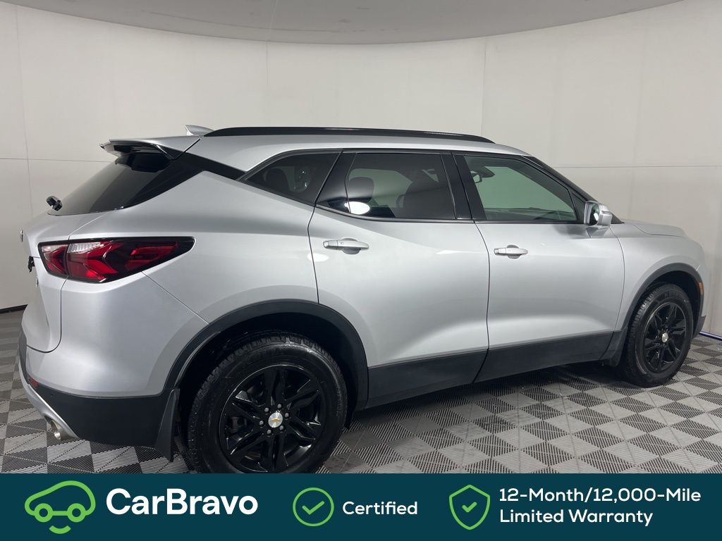 View vehicle photo 4