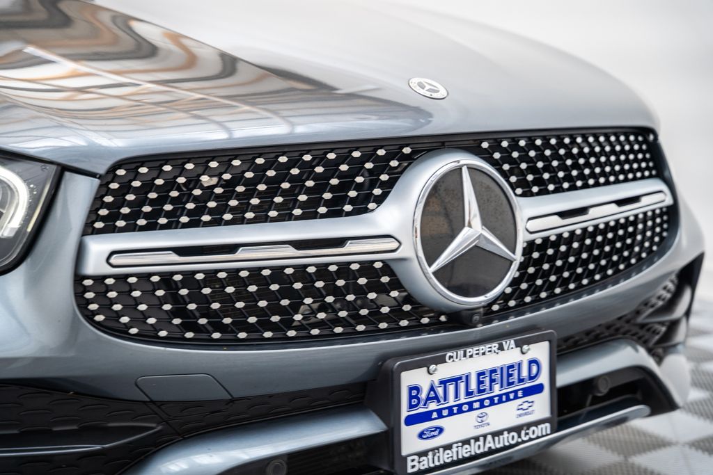 Mercedes-BenzGLC11