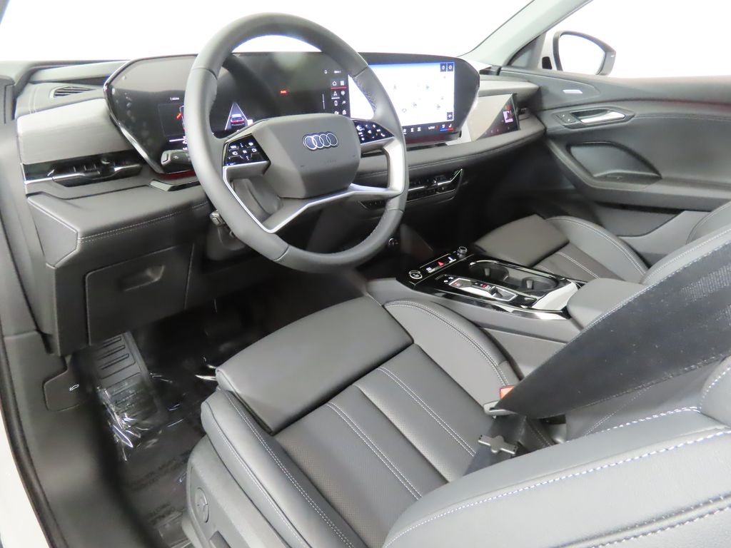 Thumbnail: 2025 Audi Q6 e-tron - 32