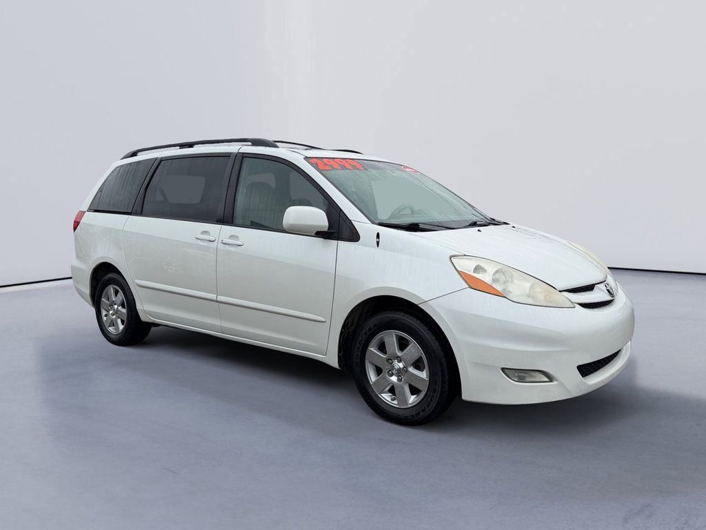 2010 Toyota Sienna XLE