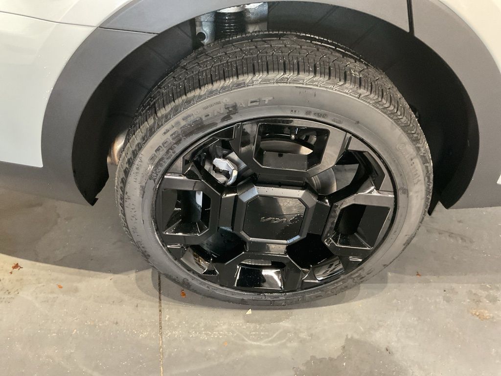 New 2026 Silver Kia X-Line SX image 22