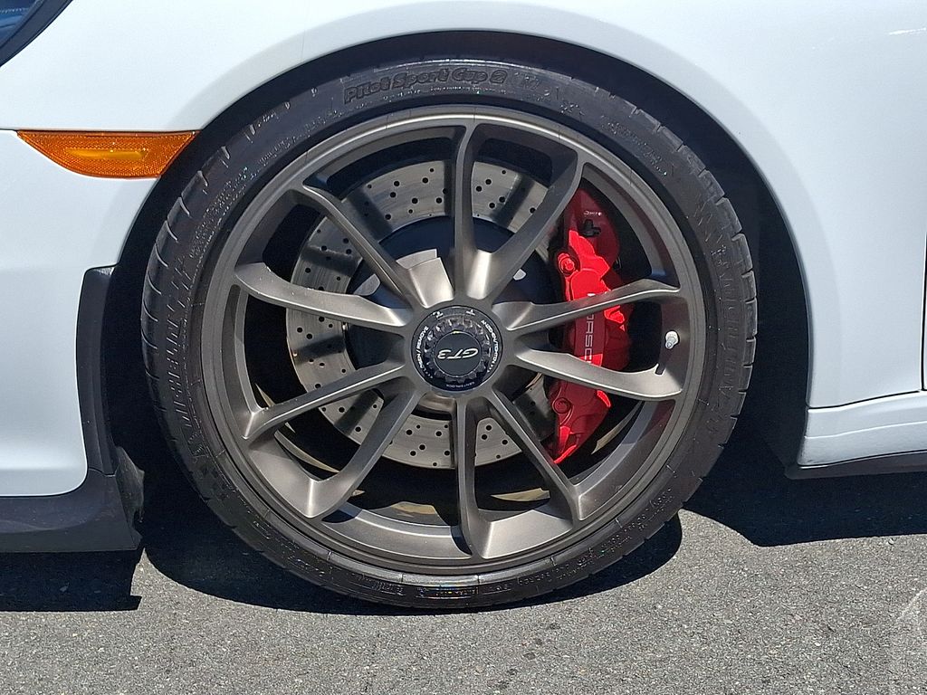 Thumbnail: 2015 Porsche 911 - 8