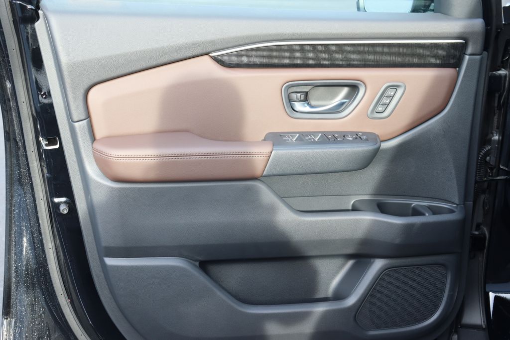 2025 Honda Pilot Elite 29