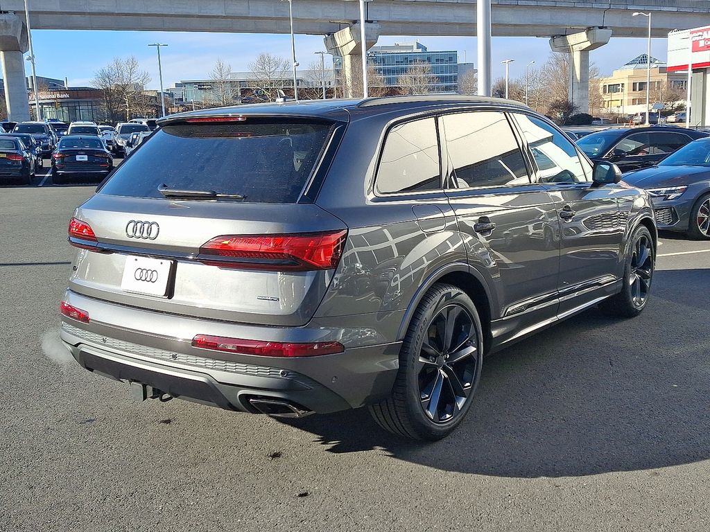 Thumbnail: 2026 Audi Q7 - 3