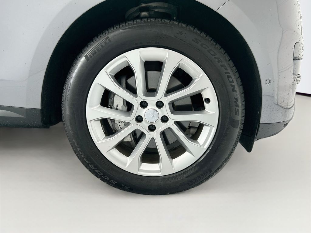 Used 2025 Gray Land Rover S image 31