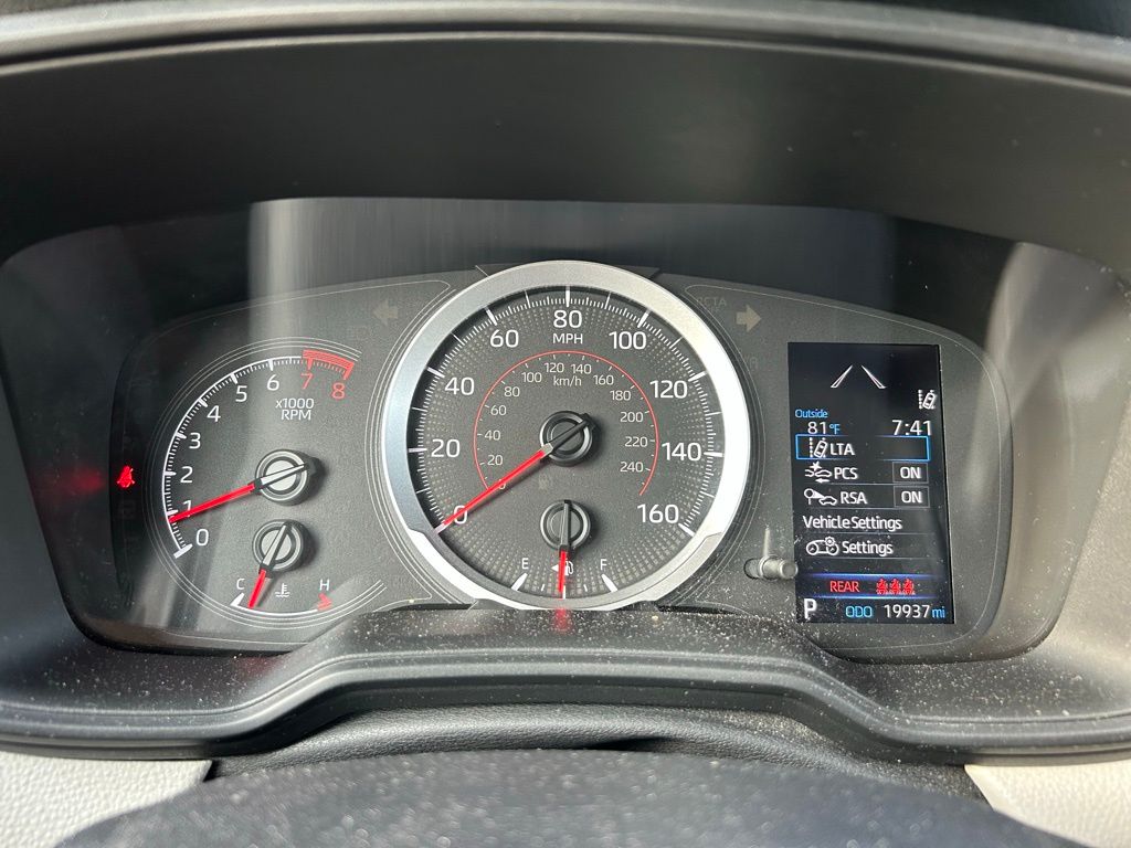 2022 Toyota Corolla Cross L 21