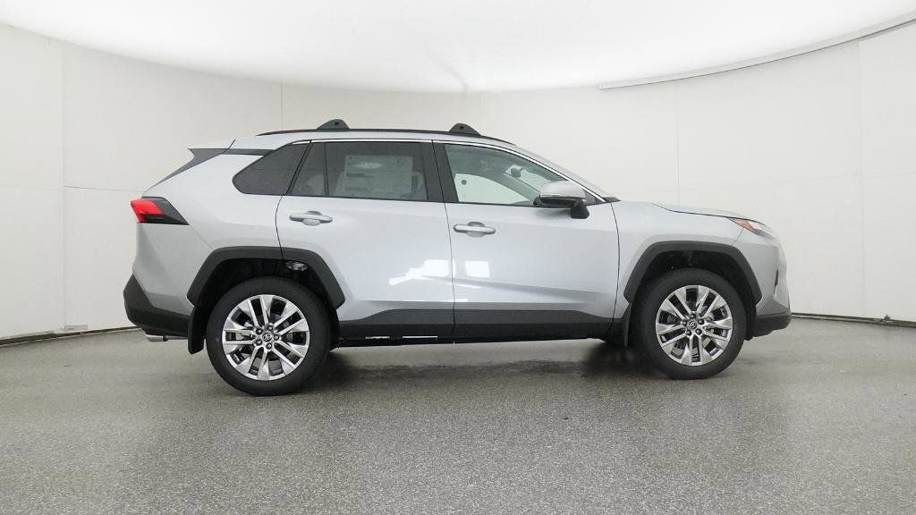 Thumbnail: 2025 Toyota RAV4 - 16