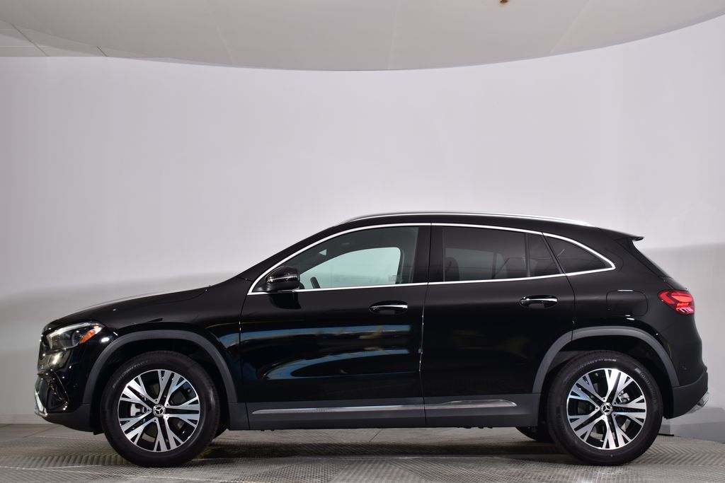 Thumbnail: 2025 Mercedes-Benz GLA - 2