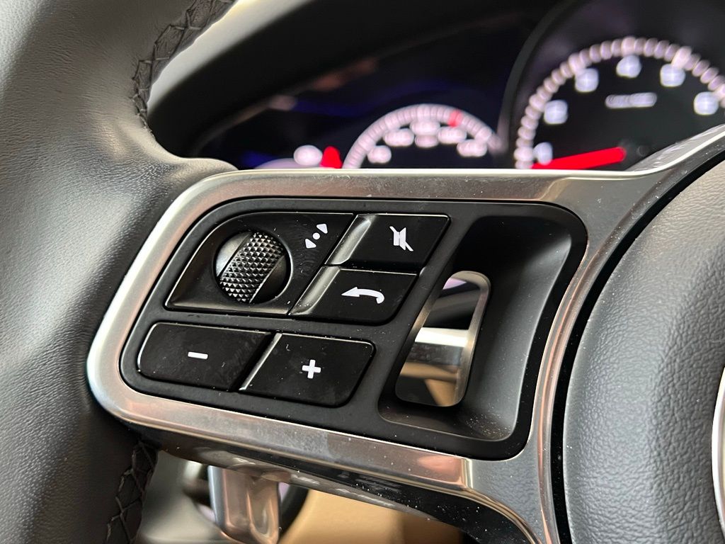 Thumbnail: 2023 Porsche Cayenne - 9
