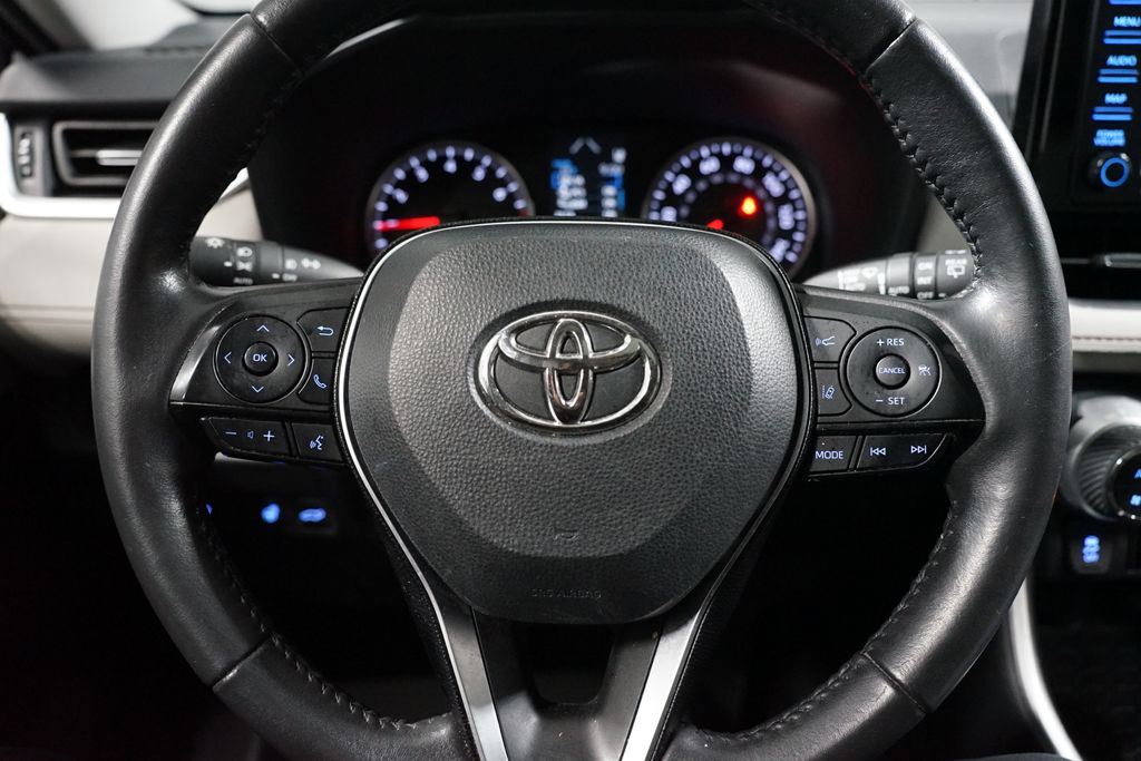 Thumbnail: 2021 Toyota RAV4 - 12