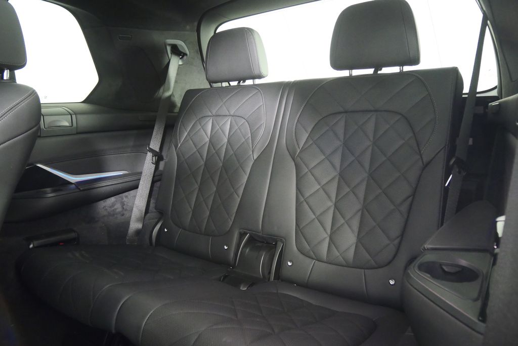 Thumbnail: 2023 BMW X7 - 16