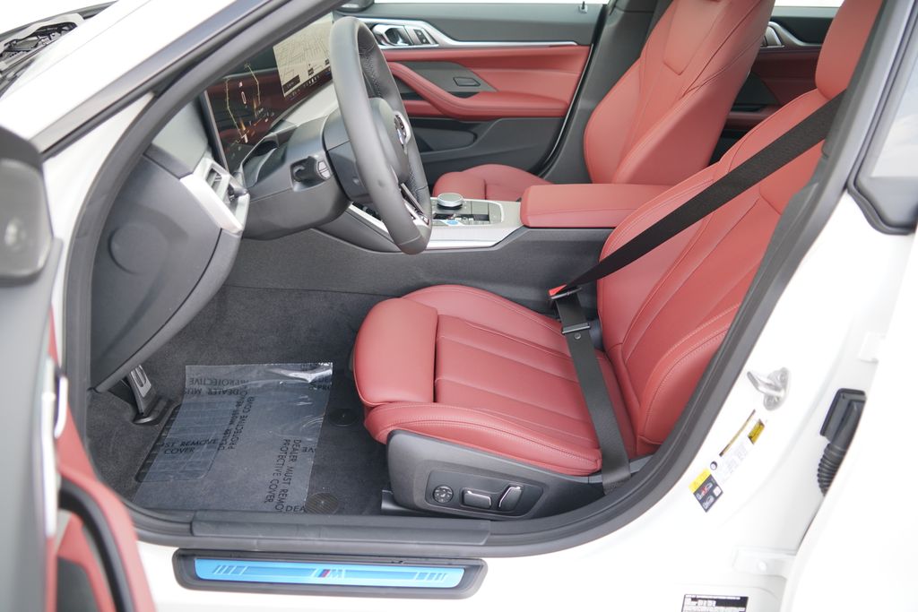 Thumbnail: 2026 BMW i4 - 10