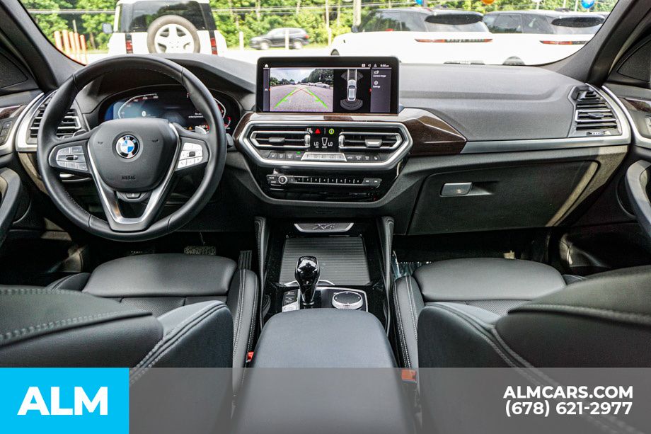 Used 2025 White BMW xDrive30i image 26