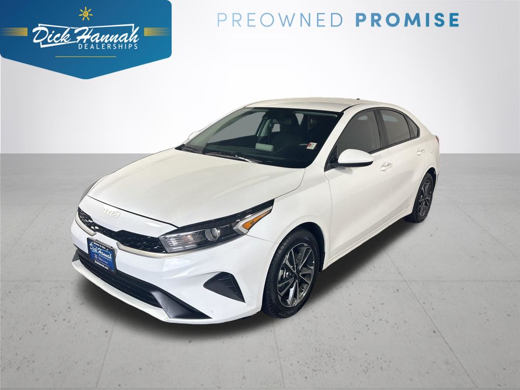 Snow White Pearl 2024 Kia Forte Sedan Front-Wheel Drive Continuously Variable Transmission
