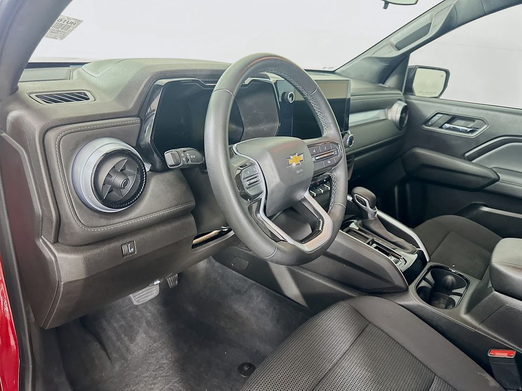 Thumbnail: 2024 Chevrolet Colorado - 9