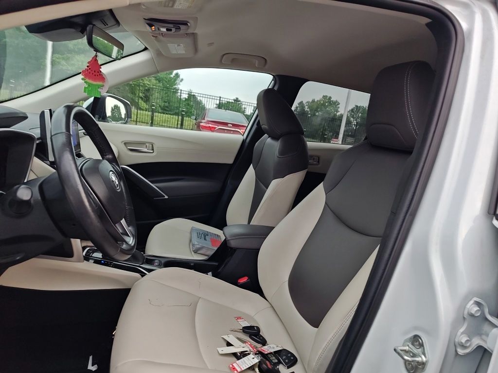 View vehicle photo 6