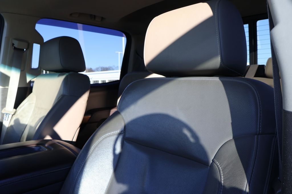 Thumbnail: 2015 Chevrolet Silverado 2500 - 14