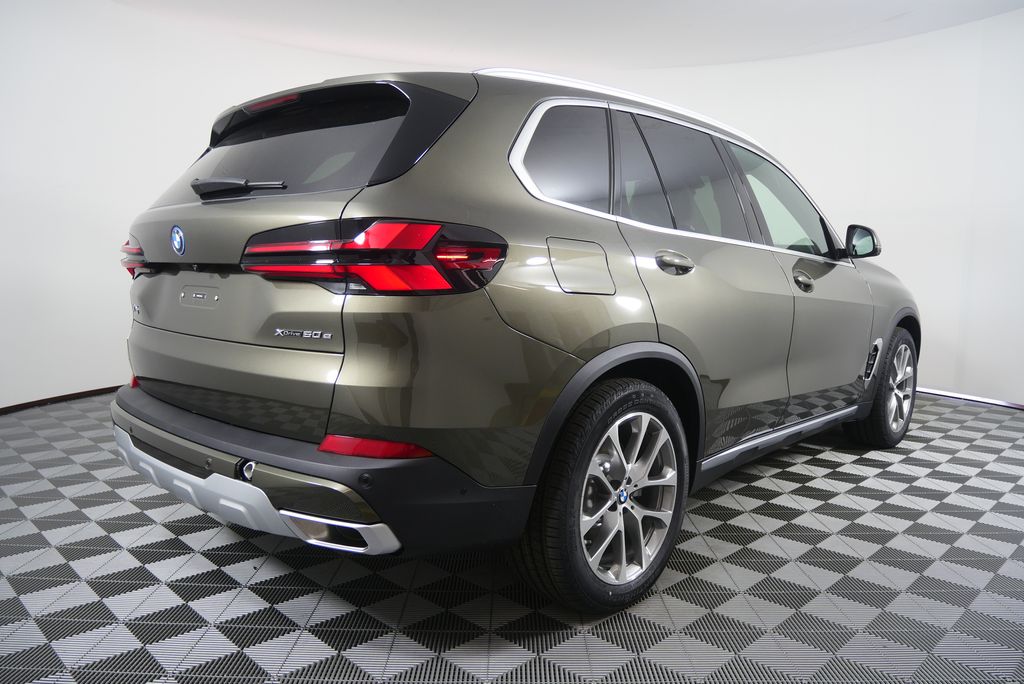 Thumbnail: 2026 BMW X5 - 3