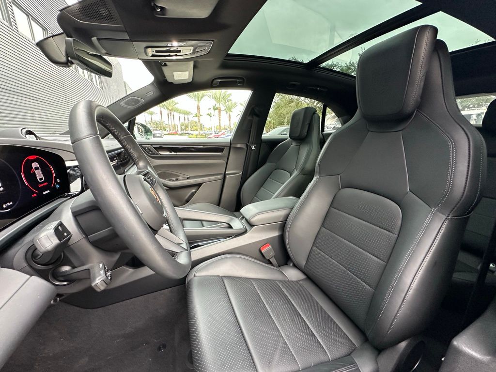 Thumbnail: 2025 Porsche Macan - 5