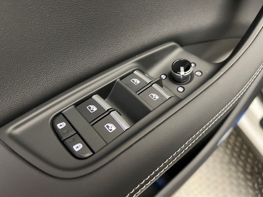 Thumbnail: 2026 Audi Q7 - 30