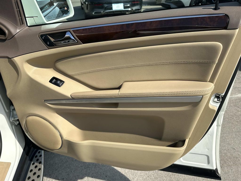 Thumbnail: 2012 Mercedes-Benz GL-Class - 10