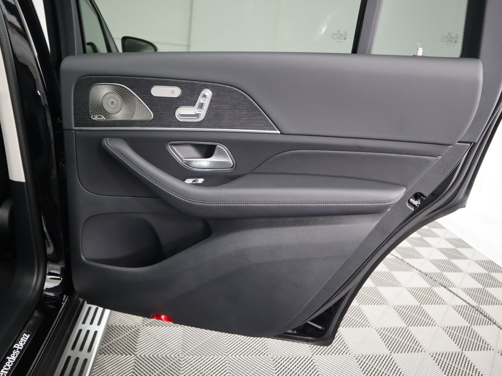 2025 Mercedes-Benz GLS 450 4MATIC 30