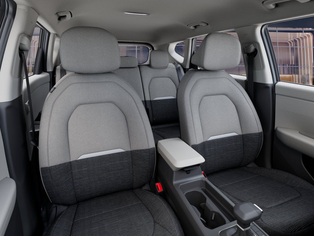 2027 Snow White Pearl Kia Seltos LX FWD SUV