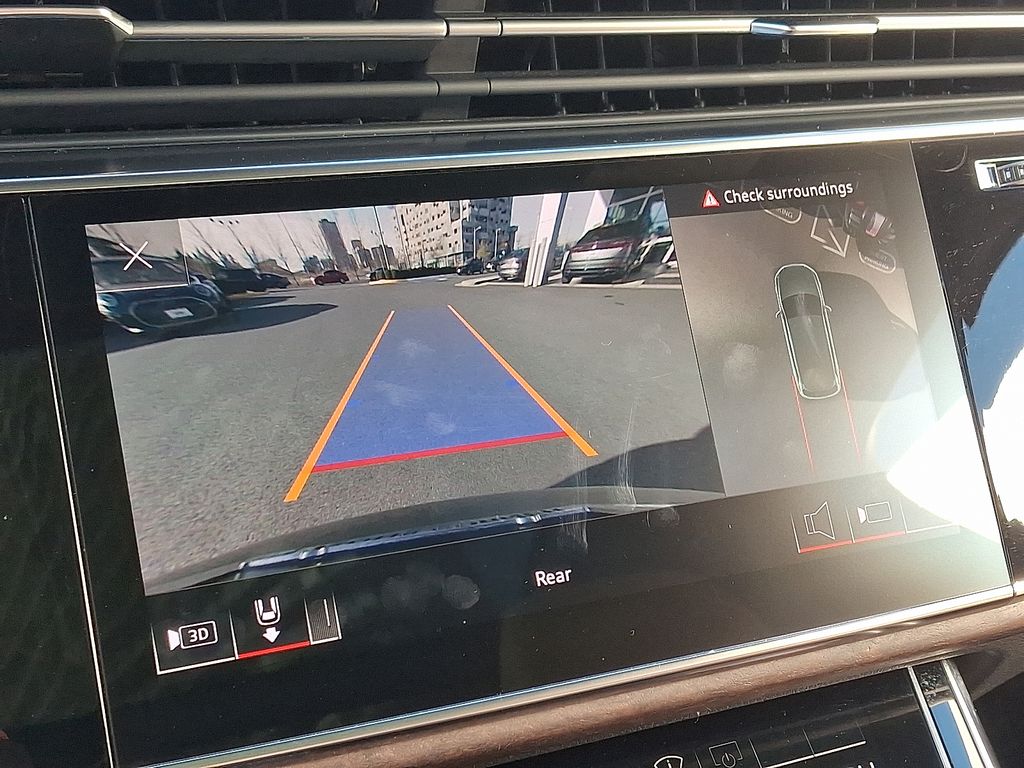 Thumbnail: 2022 Audi Q7 - 18