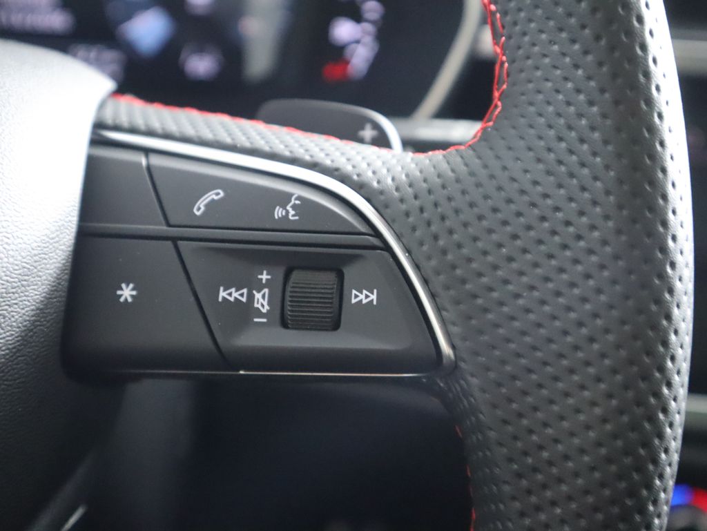 Thumbnail: 2025 Audi Q3 - 12