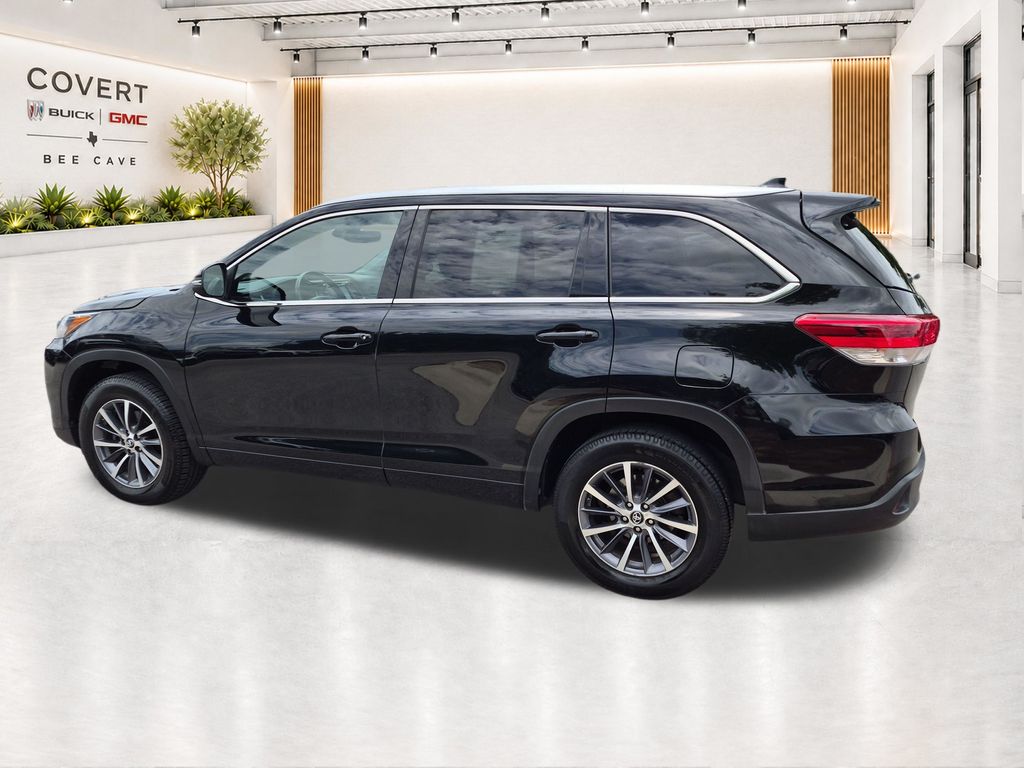 Used Car 2017 Toyota Highlander  Xle For Sale Under $20,000 In Austin, Texas