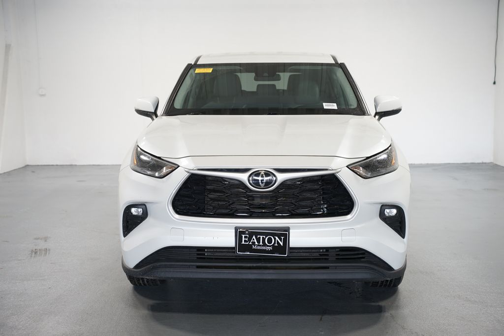 Thumbnail: 2022 Toyota Highlander - 2