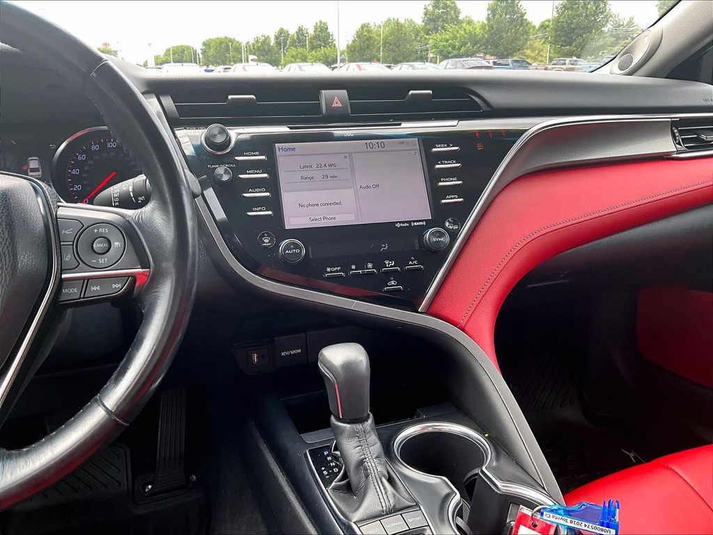 2018 Toyota Camry — photo 18