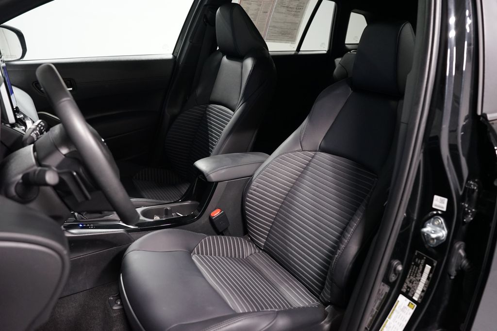 Thumbnail: 2025 Toyota Corolla Cross - 29