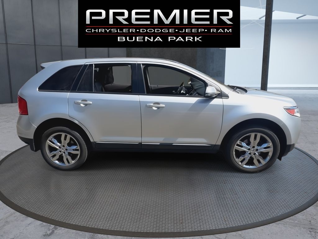 Used 2014 Silver Ford SEL image 9