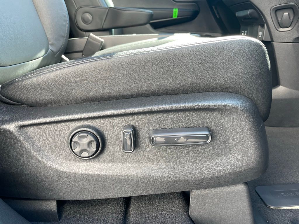 2025 Honda Odyssey EX-L 30