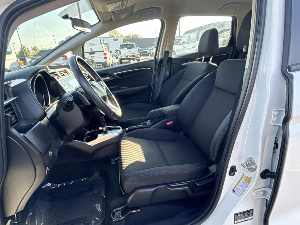 Used 2018  Honda Sport image 15