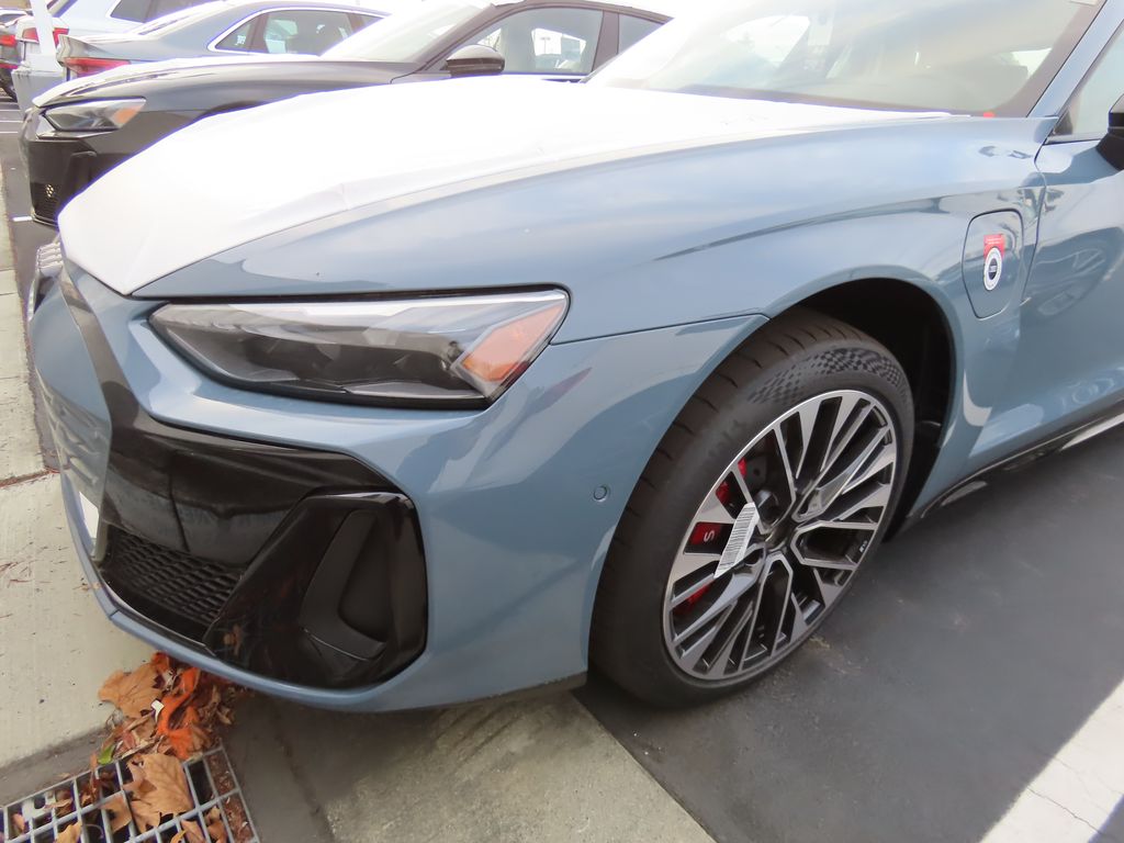 Thumbnail: 2026 Audi e-tron GT - 2