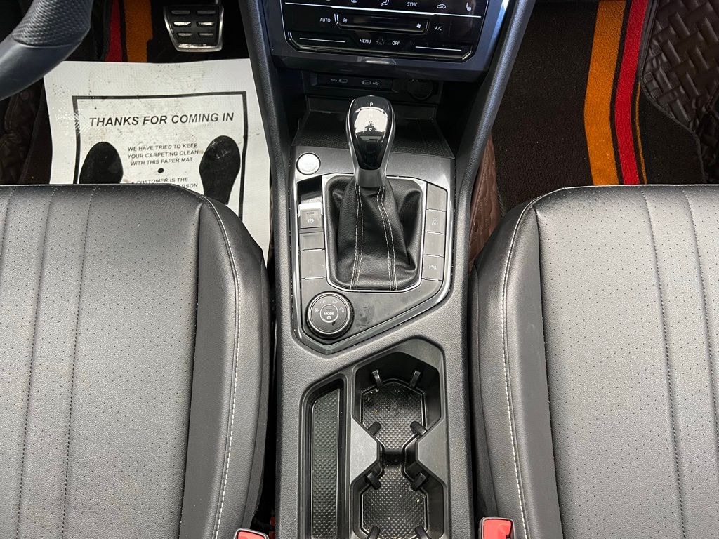 Thumbnail: 2022 Volkswagen Tiguan - 11