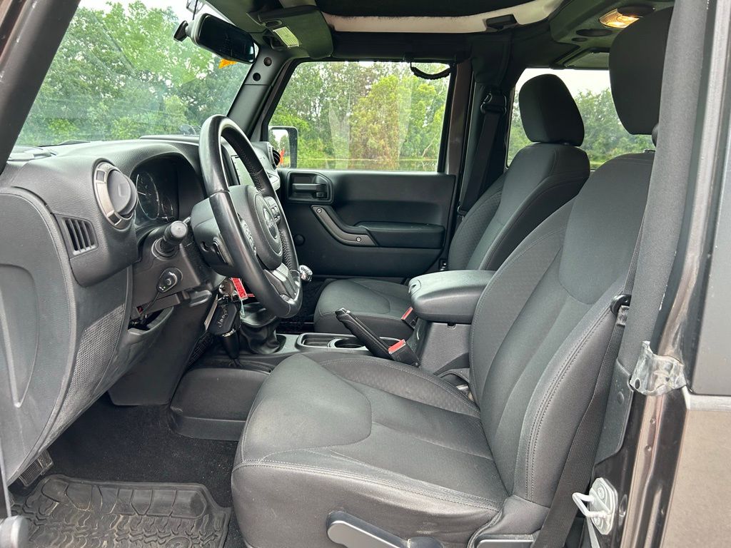 2016 Jeep Wrangler Willys Wheeler 14