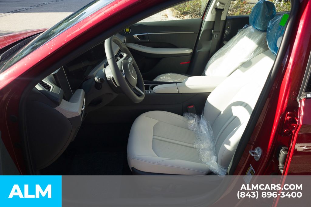 2025 Hyundai Sonata Hybrid SEL - Photo 14