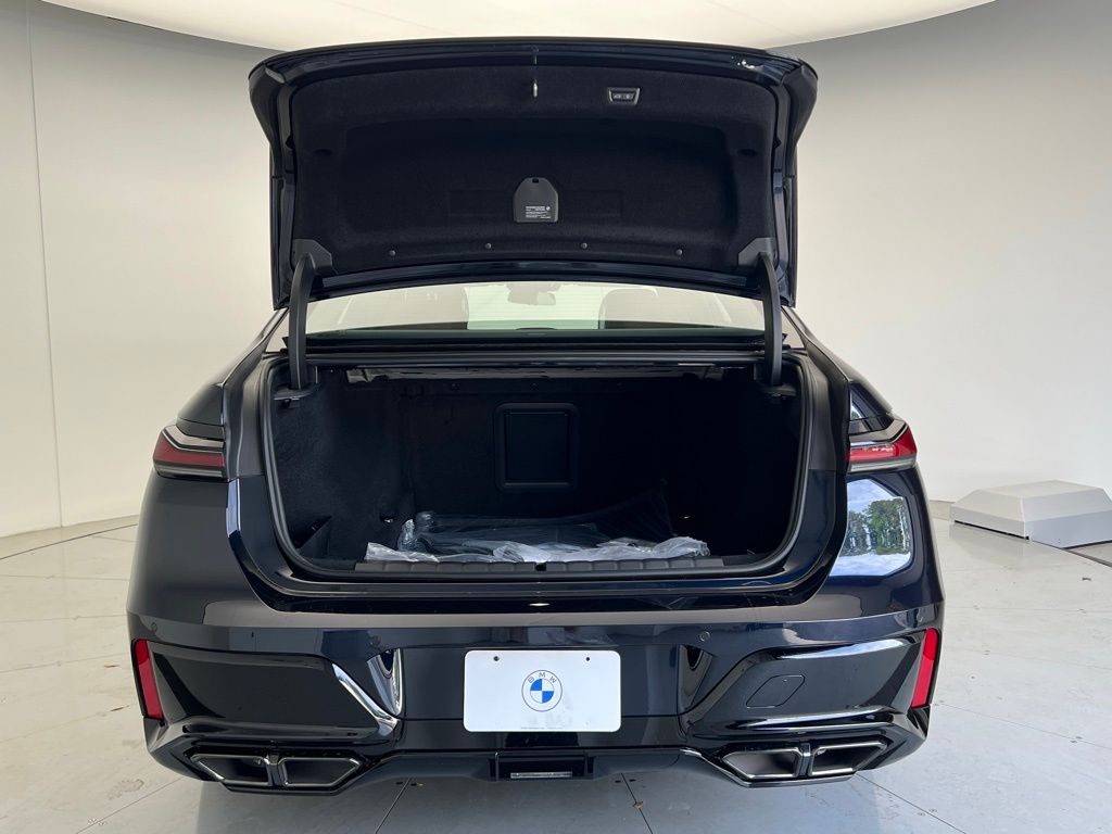 Thumbnail: 2025 BMW 7 Series - 5