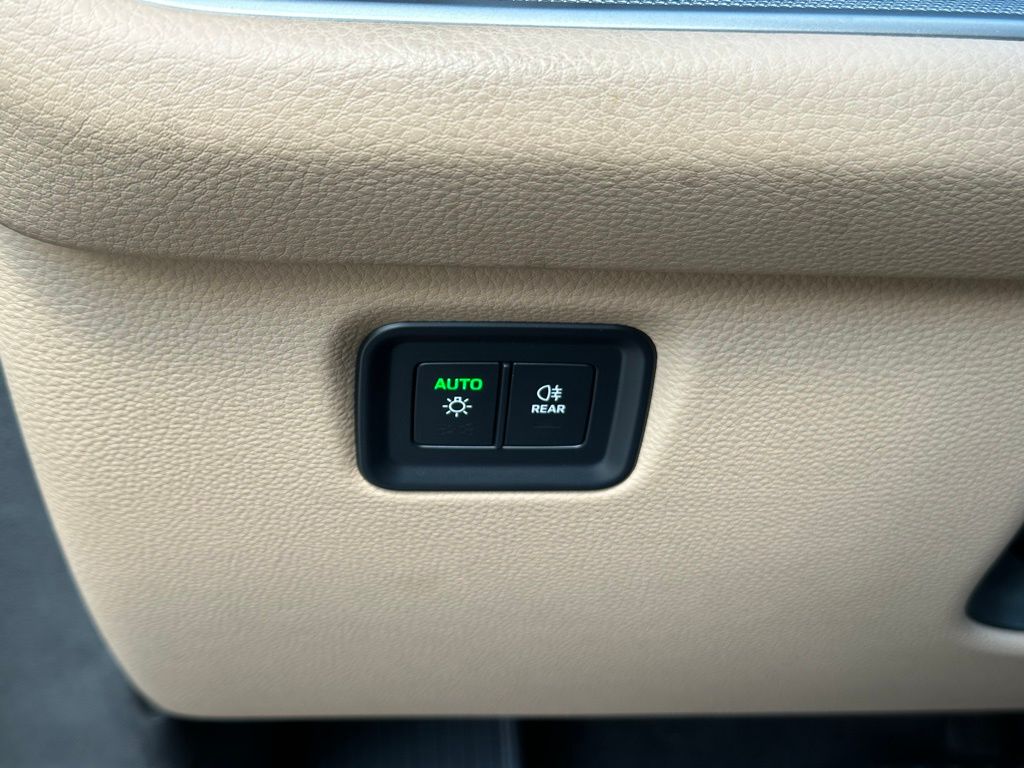 Thumbnail: 2024 Porsche Cayenne - 32