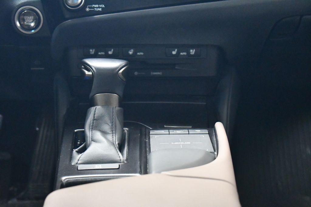 Thumbnail: 2022 Lexus ES - 18