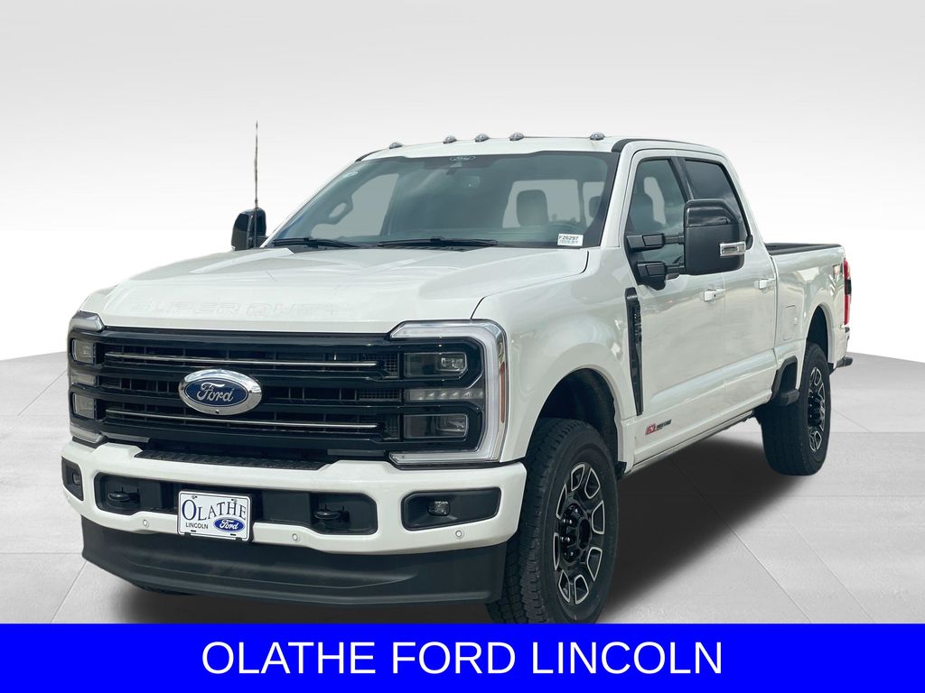 Star White Metallic Tri-Coat 2026 Ford F-350 Super Duty Pickup Truck Four-Wheel Drive Automatic